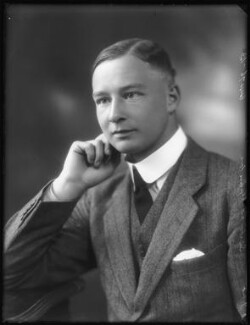 File:Elphinstone, Howard.jpg